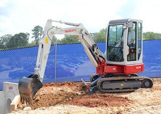 Mini Pelles Takeuchi TB 138 FR