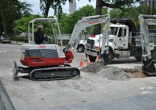 Mini Pelles Takeuchi TB 235