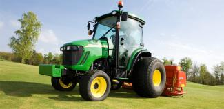 Véhicule Tracteurs municipaux John Deere 4520 