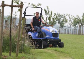 Tondeuses à gazon autoportées et tracteurs de jardin Iseki SXG 326
