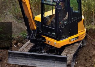 Excavatrice sur chenilles JCB 86 C-1