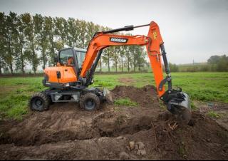 Excavatrice sur pneus Doosan DX57W-5