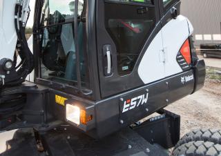 Excavatrice sur pneus Bobcat E57W