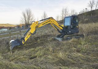 Excavatrice sur chenilles New Holland E60C