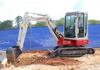 Mini Pelles Takeuchi TB 138 FR