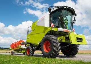 Moissonneuse-batteuses Claas Avero 160