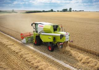 Moissonneuse-batteuses Claas Avero 240