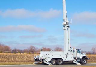 Nacelles à bras articulés Nacelles à bras articulés montées sur remorque Altec A72T-E88