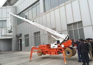Nacelles télescopiques Nacelles télescopiques sur chenilles Easy Lift R360HY