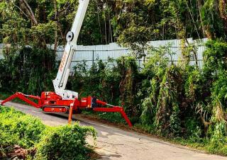 Nacelles télescopiques Nacelles télescopiques sur chenilles Easy Lift R420HY