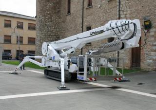 Nacelles télescopiques Nacelles télescopiques sur chenilles Palazzani XTJ 43+ C