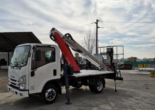 Nacelles télescopiques Nacelles télescopiques sur camion Benelligru BT 180