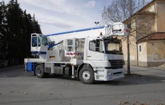 Nacelles télescopiques Nacelles télescopiques sur camion Multitel J 335 Alu