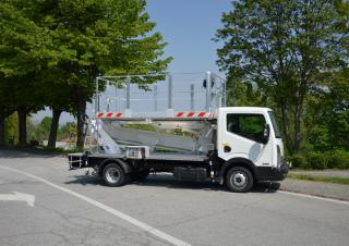 Nacelles télescopiques Nacelles télescopiques sur camion Multitel MS 100 