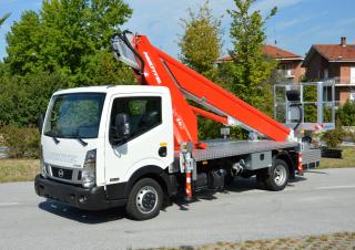 Nacelles télescopiques Nacelles télescopiques sur camion Multitel MT 240 EX