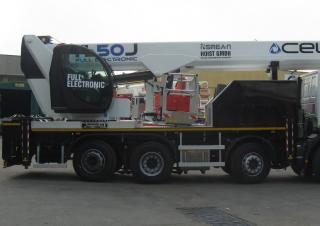 Nacelles télescopiques Nacelles télescopiques sur camion CELA TL50