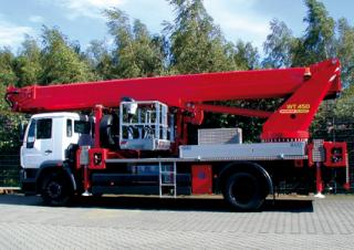 Nacelles télescopiques Nacelles télescopiques sur camion Palfinger WT 450