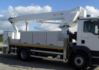Nacelles à bras articulés Nacelles à bras articulés montées sur camion Danilift PD300V
