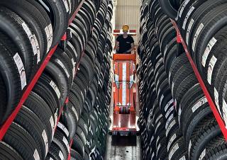 Nacelles télescopiques Nacelles à mât vertical unique Faraone Elevah 75 Tires