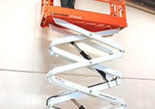 Élévateurs à ciseaux Nacelles ciseaux X su roues Snorkel S3220E