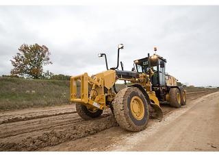Niveleuses Caterpillar 140