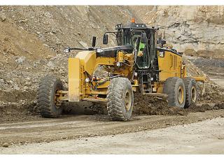 Niveleuses Caterpillar 18M3