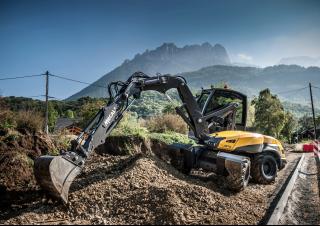 Excavatrice sur pneus Mecalac 12 MTX