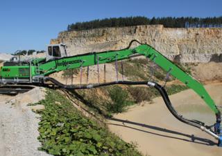 Manipulateurs de matériaux Sennebogen 830M E 