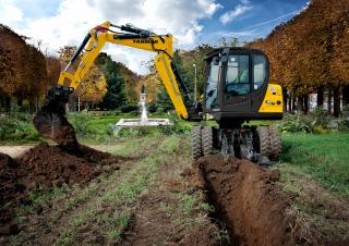 Excavatrice sur pneus Yanmar B 75 2PB