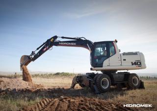 Excavatrice sur pneus Hidromek HMK 140 W