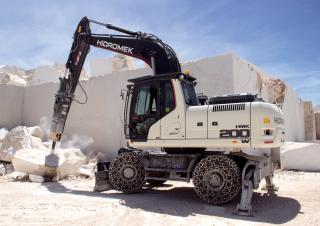 Excavatrice sur pneus Hidromek HMK 200 W