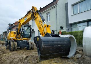 Excavatrice sur pneus JCB JS145W