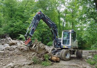Excavatrice sur pneus Schaeff TW 95