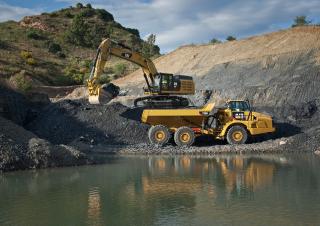 Excavatrice sur chenilles Caterpillar 352F XE