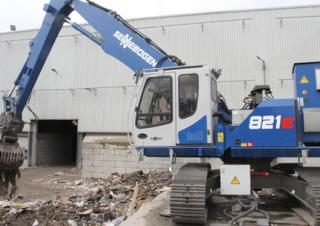 Manipulateurs de matériaux Sennebogen 821R E