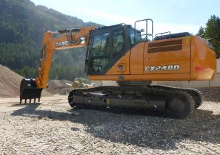 Excavatrice sur chenilles Case CX240D 