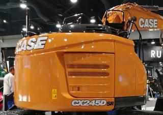 Excavatrice sur chenilles Case CX245D SR