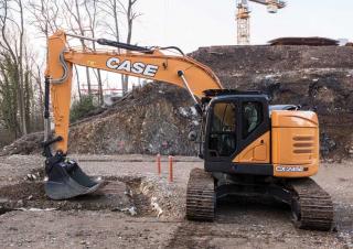 Excavatrice sur chenilles Case CX245D SR 