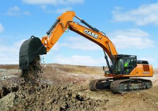 Excavatrice sur chenilles Case CX470C 