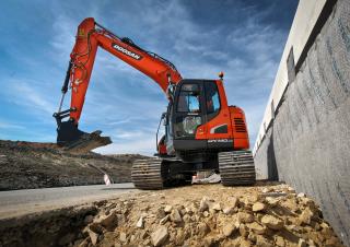 Excavatrice sur chenilles Doosan DX140LCR-5