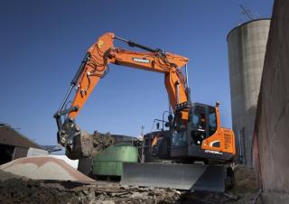 Excavatrice sur chenilles Doosan DX235LCR