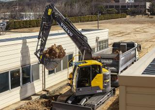 Excavatrice sur chenilles Volvo ECR145EL