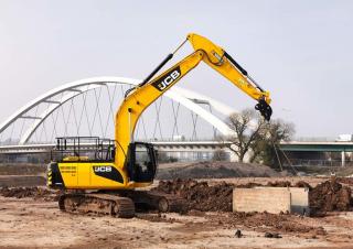 Excavatrice sur chenilles JCB JS220SC