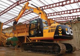 Excavatrice sur chenilles JCB JS190LC