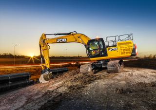 Excavatrice sur chenilles JCB JS330NLC