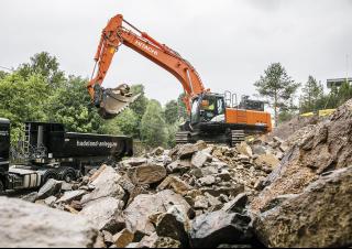 Excavatrice sur chenilles Hitachi ZX490LCH-6