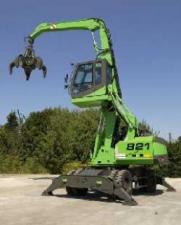 Excavatrice sur pneus Sennebogen 821 M