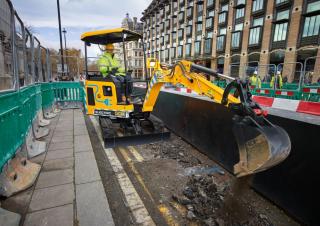 Pelles électriques sur chenilles JCB 19C-IE