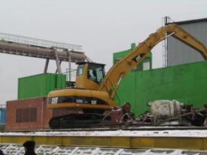 Excavatrice sur chenilles Caterpillar 325 C MH