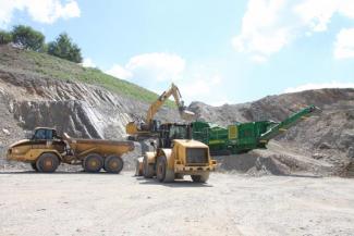 Excavatrice sur chenilles Caterpillar 329E LN